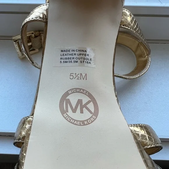 Micheal Kors Platform Heels - size 5.5 - Picture 3 of 3